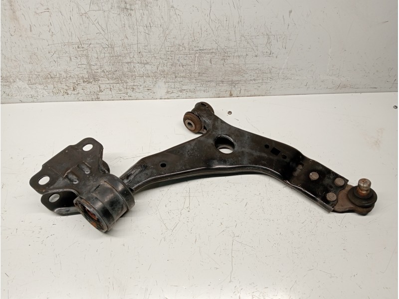 Recambio de brazo suspension inferior delantero derecho para ford transit connect referencia OEM IAM   