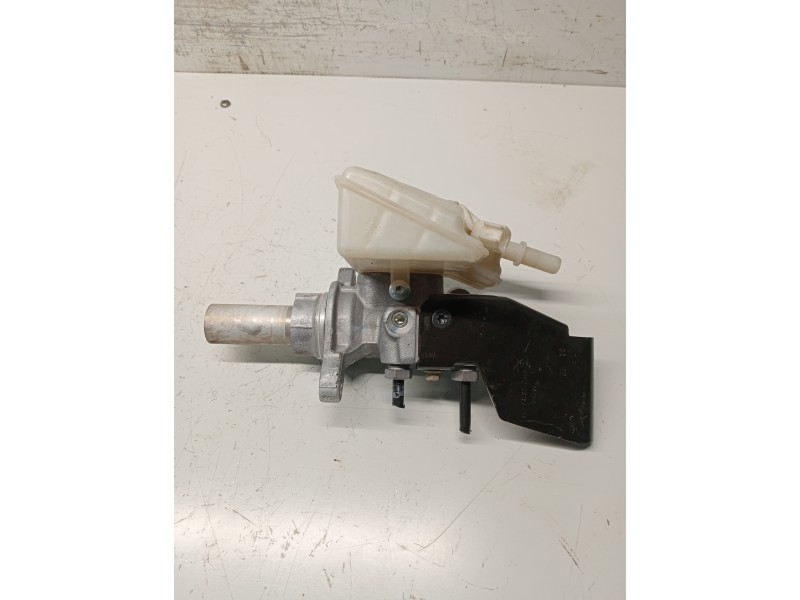 Recambio de bomba freno para ford transit connect referencia OEM IAM DV612140Y  