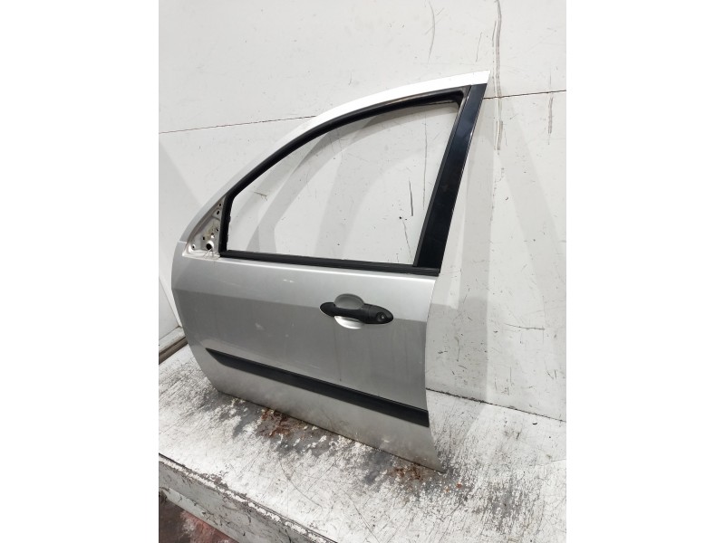Recambio de puerta delantera izquierda para ford focus berlina (cak) 1.8 tddi (5p) referencia OEM IAM   5P