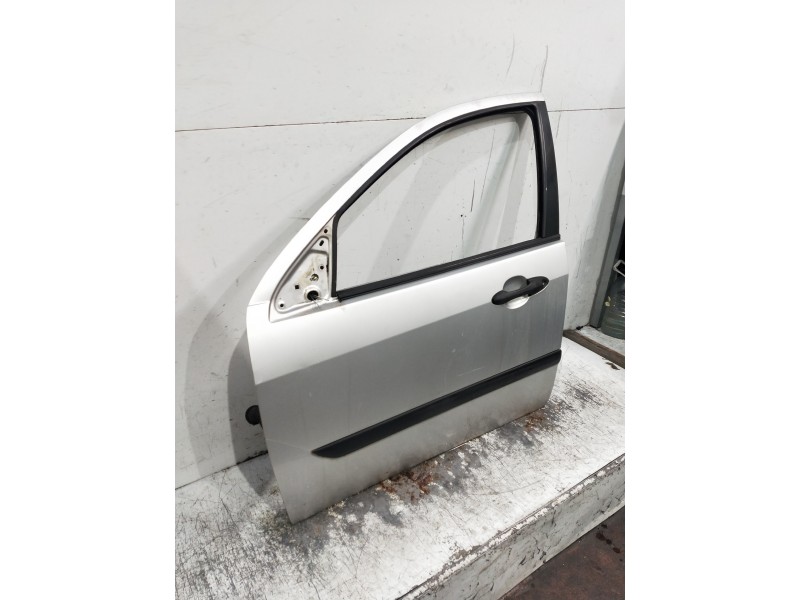 Recambio de puerta delantera izquierda para ford focus berlina (cak) 1.8 tddi (5p) referencia OEM IAM   5P