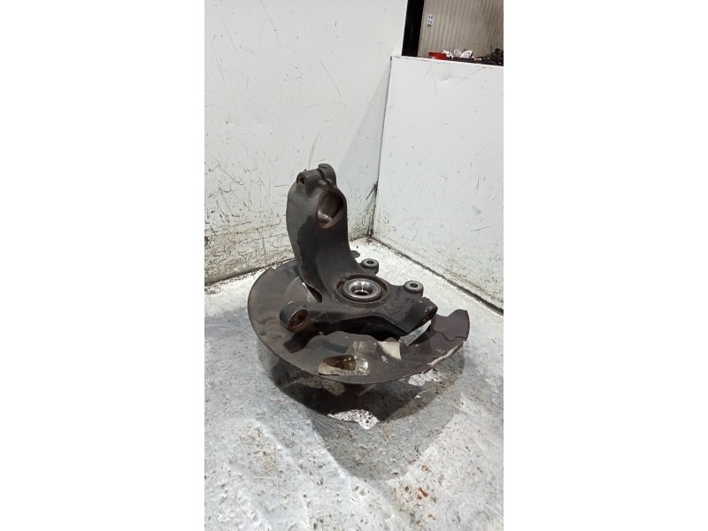 Recambio de mangueta delantera izquierda para volvo v50 familiar 2.4 kinetic referencia OEM IAM   