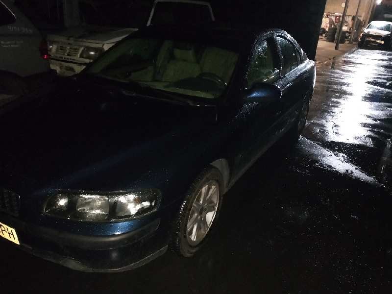 volvo s60 berlina del año 2001