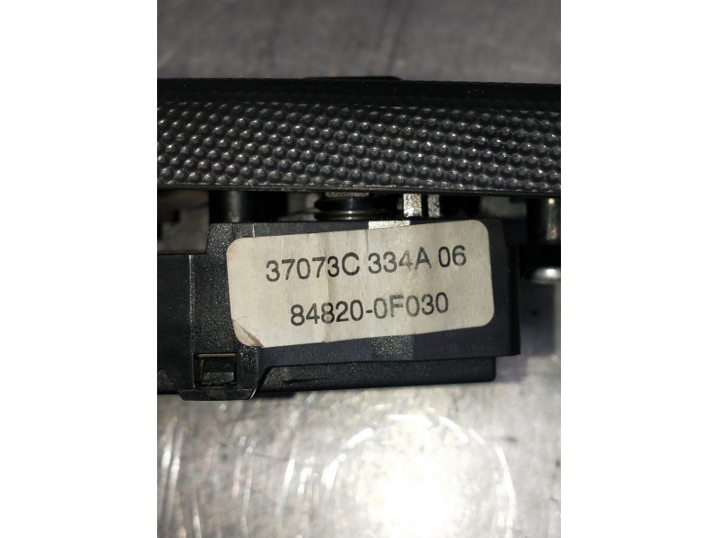 Recambio de mando elevalunas delantero izquierdo para toyota corolla verso (r1) referencia OEM IAM 37073C334A06 848200F030 