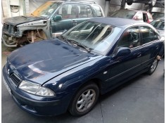 mitsubishi carisma berlina 5 (da0) del año 2000