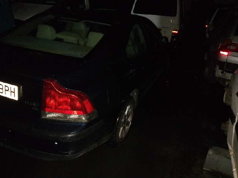 volvo s60 berlina del año 2001