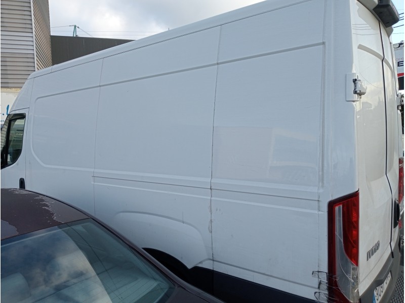 iveco daily furgón del año 2016