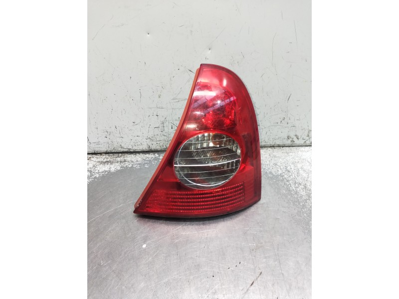 Recambio de piloto trasero derecho para renault clio ii fase ii (b/cb0) referencia OEM IAM   