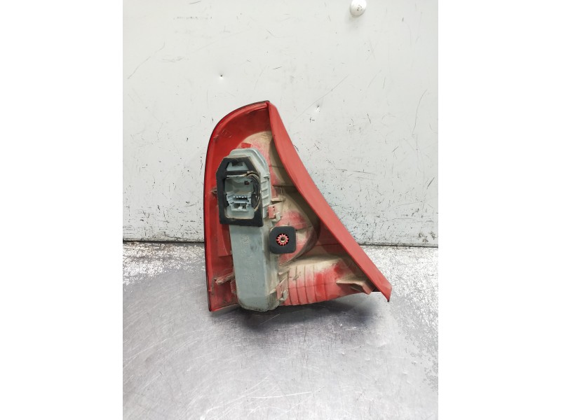 Recambio de piloto trasero derecho para renault clio ii fase ii (b/cb0) referencia OEM IAM   