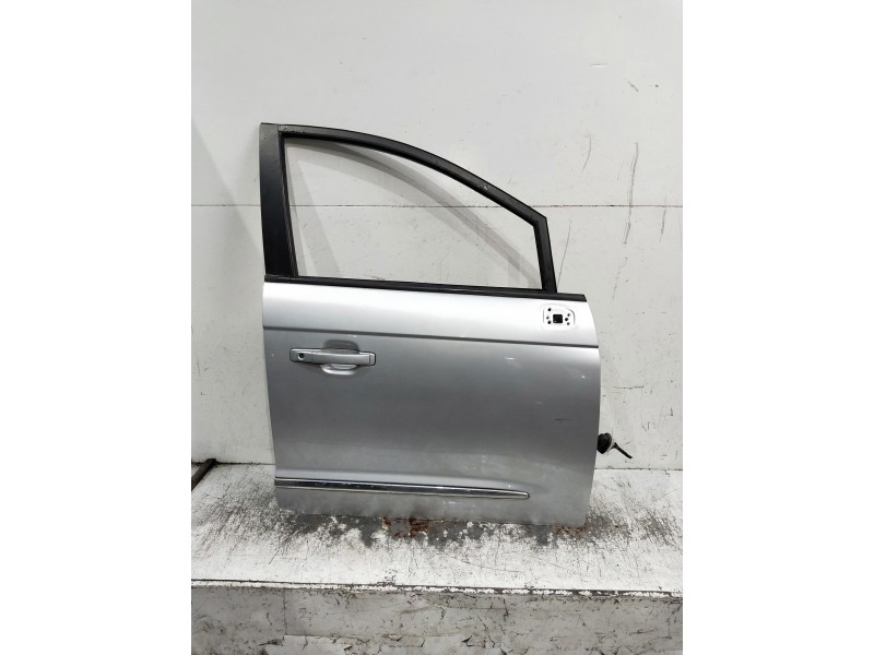 Recambio de puerta delantera derecha para ssangyong rodius xdi referencia OEM IAM   5P