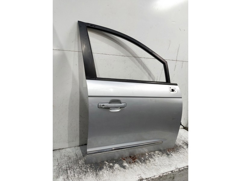 Recambio de puerta delantera derecha para ssangyong rodius xdi referencia OEM IAM   5P