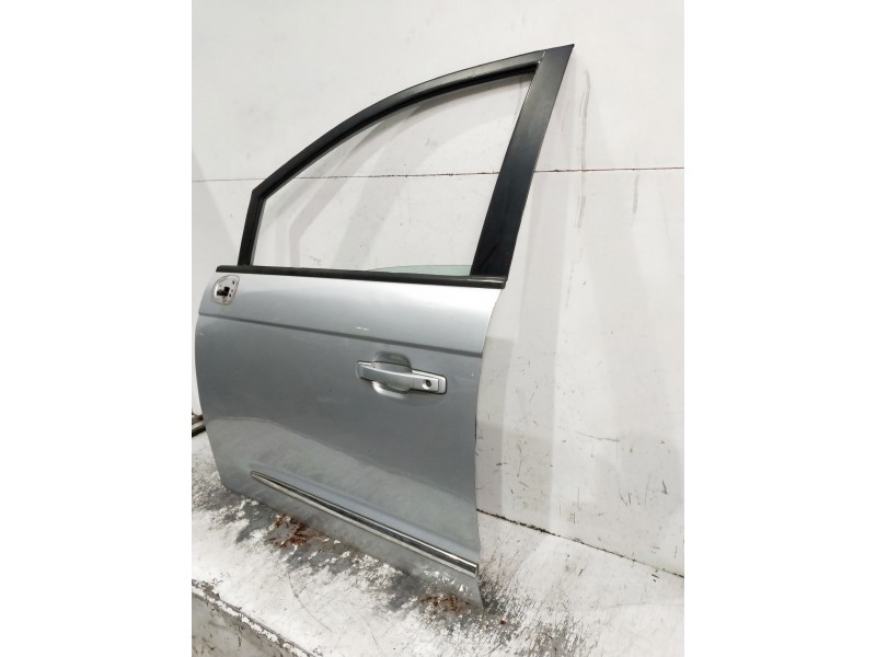 Recambio de puerta delantera izquierda para ssangyong rodius xdi referencia OEM IAM   