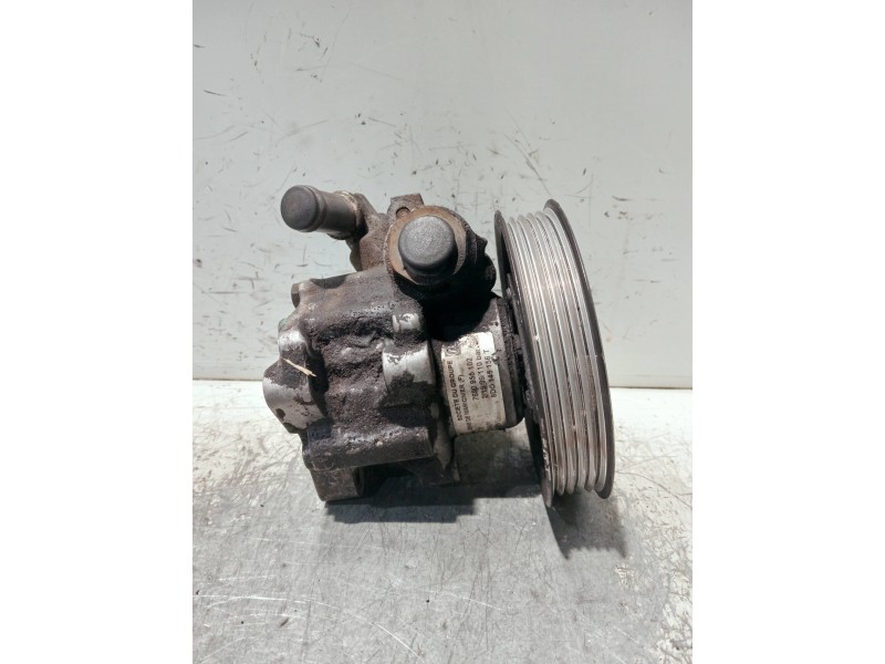 Recambio de bomba direccion para volkswagen passat berlina (3b2) referencia OEM IAM 8D0145156T 7690955102 