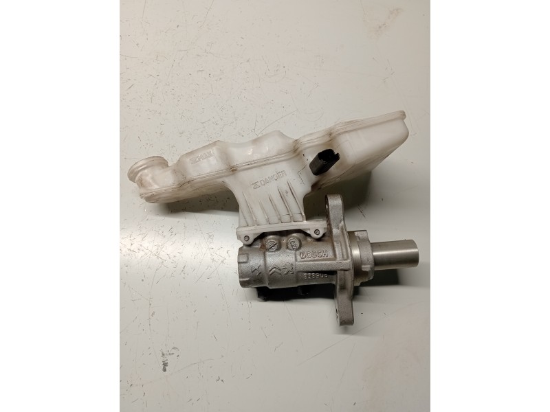 Recambio de bomba freno para peugeot 308 referencia OEM IAM 838906 0204851011 