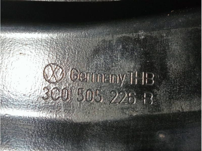 Recambio de brazo suspension superior trasero derecho para volkswagen tiguan (5n2) referencia OEM IAM 3C0505226B  