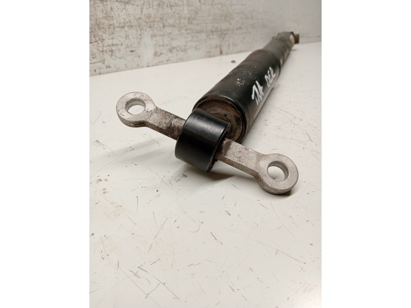 Recambio de amortiguador trasero derecho para peugeot 308 referencia OEM IAM 9844513580  