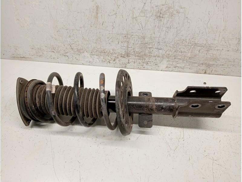 Recambio de amortiguador delantero derecho para peugeot 308 referencia OEM IAM 9844509380  