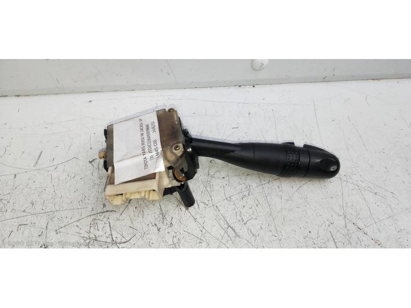 Recambio de mando luces para toyota yaris (ncp1/nlp1/scp1) 1.4 d-4d linea luna referencia OEM IAM   