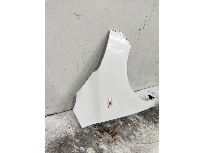 Recambio de aleta delantera derecha para hyundai i10 referencia OEM IAM   