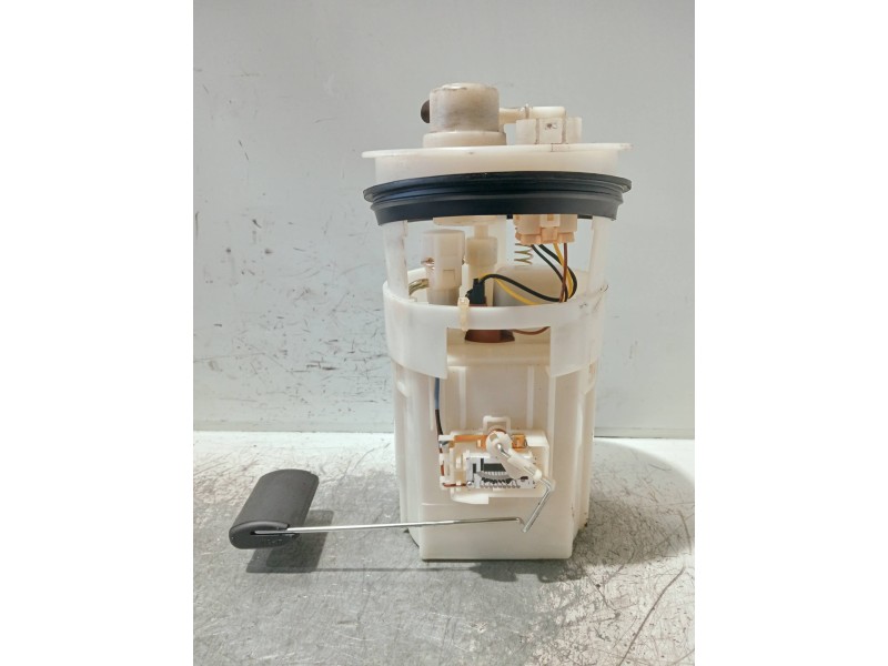 Recambio de bomba combustible para kia picanto referencia OEM IAM 3111007000  