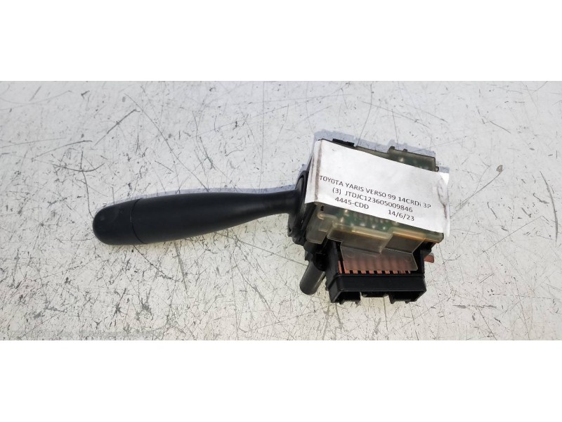 Recambio de mando limpia para toyota yaris (ncp1/nlp1/scp1) 1.4 d-4d linea luna referencia OEM IAM   