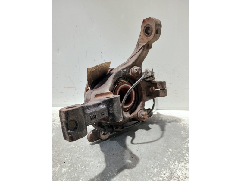 Recambio de mangueta delantera derecha para opel zafira b referencia OEM IAM 13197801  