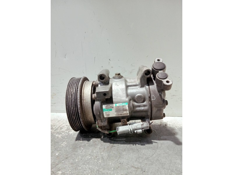 Recambio de compresor aire acondicionado para renault kangoo referencia OEM IAM 8200953359A  