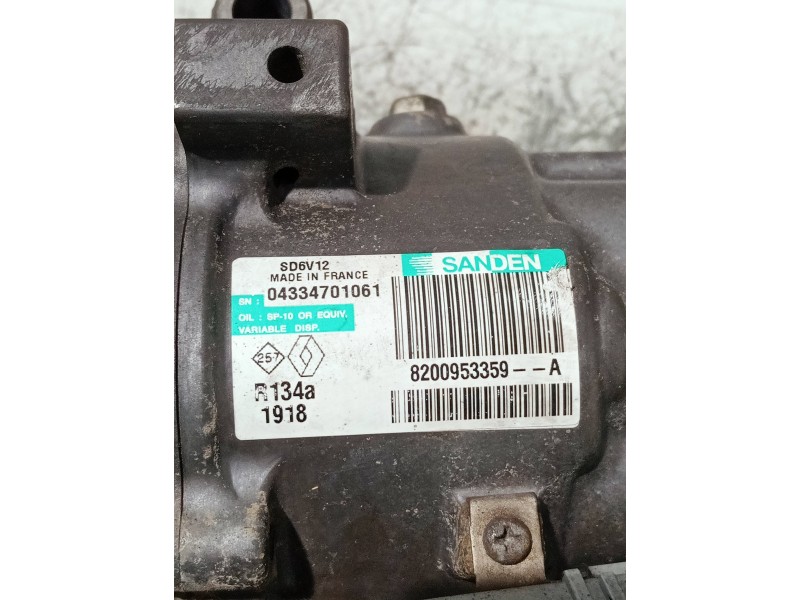 Recambio de compresor aire acondicionado para renault kangoo referencia OEM IAM 8200953359A  