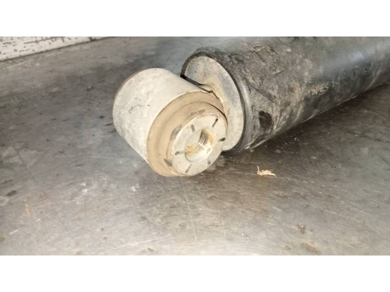 Recambio de amortiguador trasero izquierdo para dacia dokker ambiance referencia OEM IAM 814903011984  