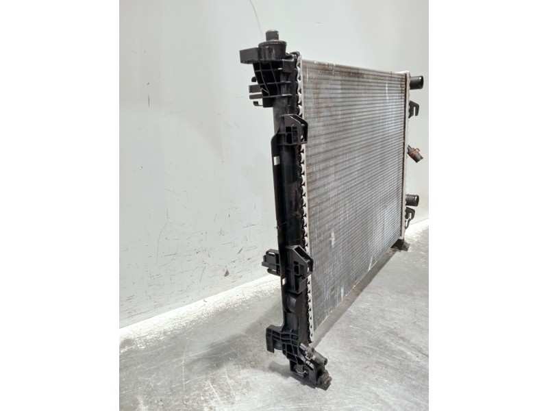 Recambio de radiador agua para renault kangoo referencia OEM IAM   