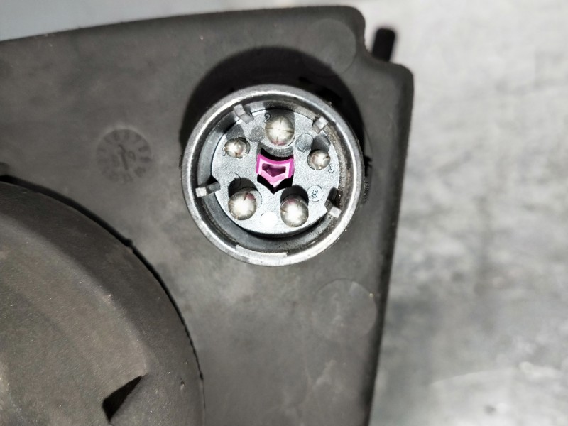 Recambio de faro izquierdo para volkswagen passat berlina (3b2) referencia OEM IAM   