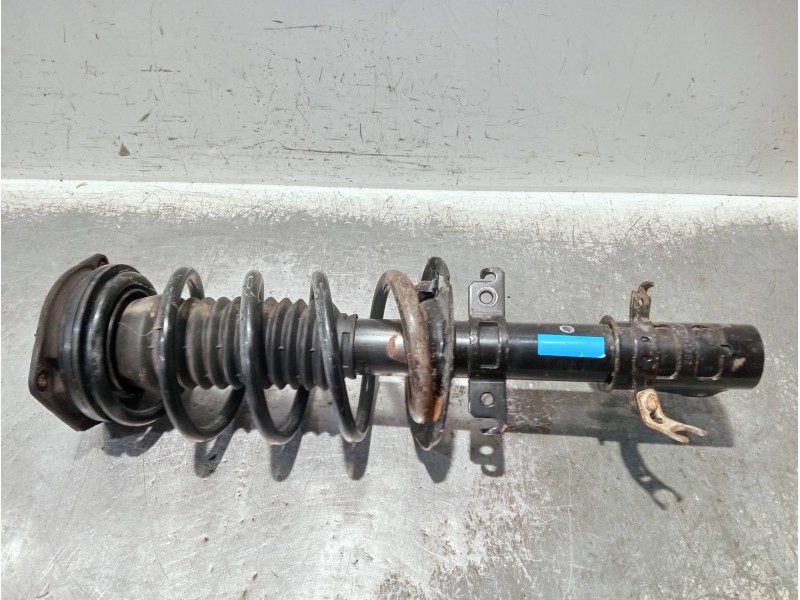 Recambio de amortiguador delantero derecho para renault kangoo referencia OEM IAM 8200868516F 03081000041 