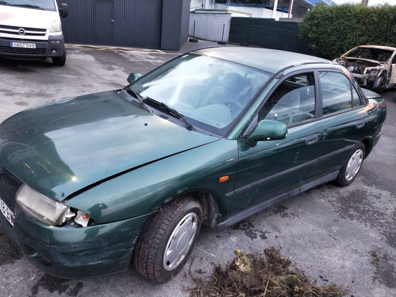 mitsubishi carisma berlina 4 (da0) del año 1997