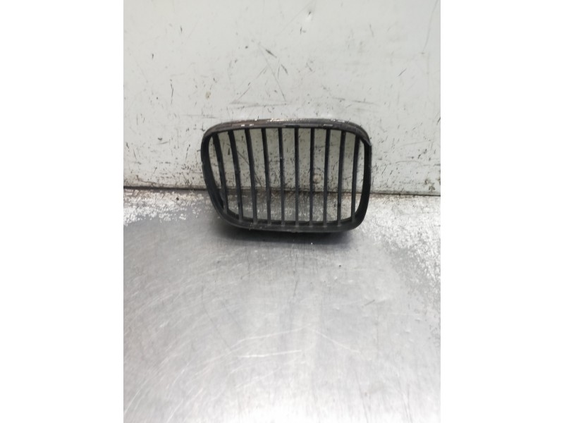 Recambio de rejilla delantera para bmw serie 5 berlina (e39) referencia OEM IAM IZQUIERDA  