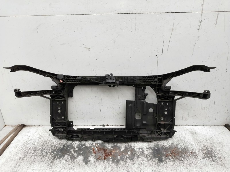 Recambio de panel frontal para hyundai i10 referencia OEM IAM 641010X000  