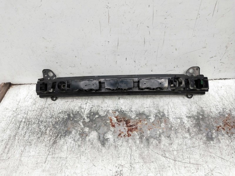 Recambio de refuerzo paragolpes delantero para hyundai i10 referencia OEM IAM 865300X000  