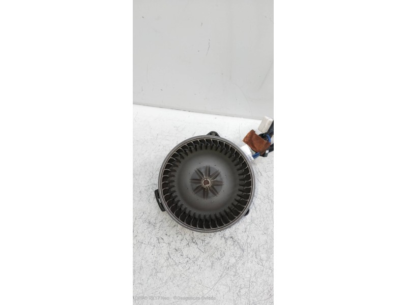 Recambio de motor calefaccion para toyota yaris (ncp1/nlp1/scp1) 1.4 d-4d linea luna referencia OEM IAM 1940000821  