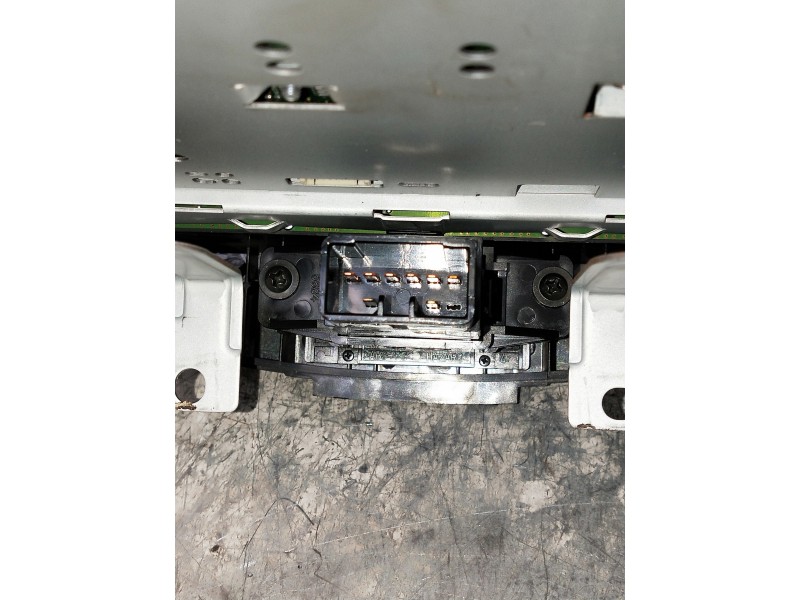 Recambio de sistema audio / radio cd para hyundai i10 referencia OEM IAM 961000X2304X  