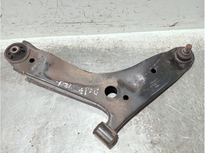 Recambio de brazo suspension inferior delantero izquierdo para hyundai i10 referencia OEM IAM 545000X000  