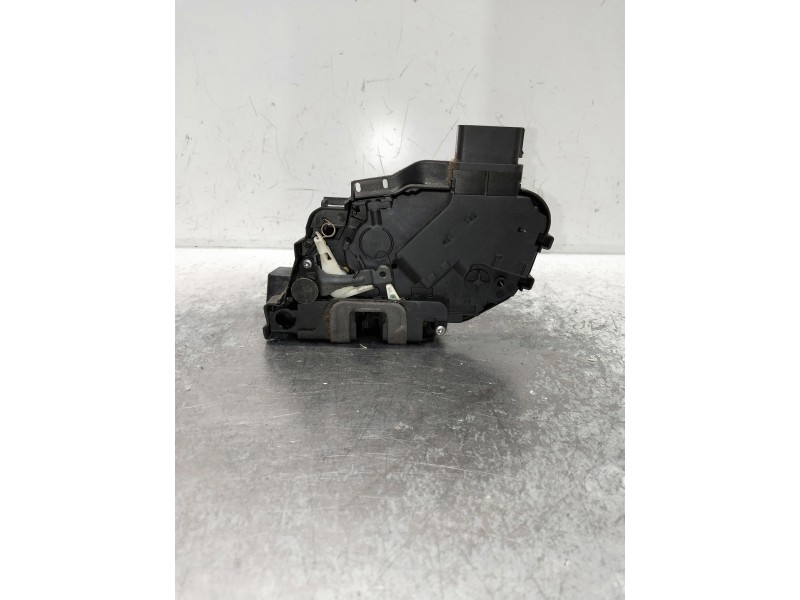 Recambio de motor cierre centralizado delantero izquierdo para land rover freelander (lr2) 2.2 td4 referencia OEM IAM 6W8A21813A