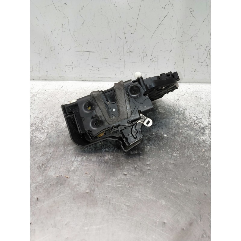 Recambio de motor cierre centralizado trasero izquierdo para land rover freelander (lr2) 2.2 td4 referencia OEM IAM 7H5A26418AC 