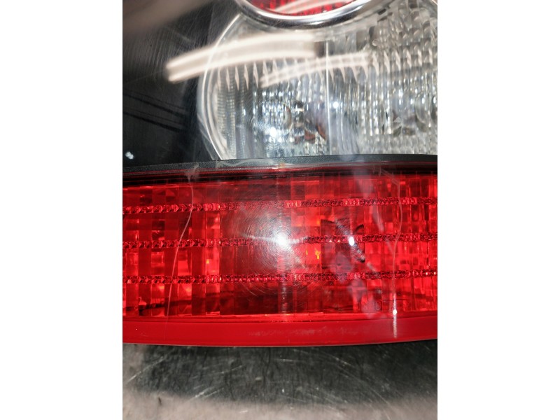 Recambio de piloto trasero derecho para land rover freelander (lr2) 2.2 td4 referencia OEM IAM BH5213404A  