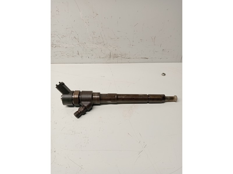 Recambio de inyector para kia carens (un) referencia OEM IAM 0445110258 3380027400 BOSCH