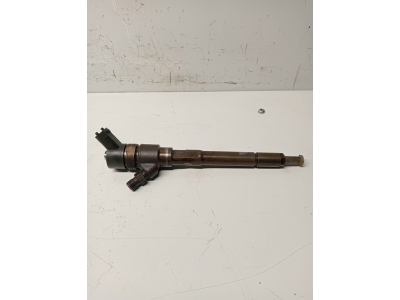 Recambio de inyector para kia carens (un) referencia OEM IAM 0445110258 3380027400 BOSCH