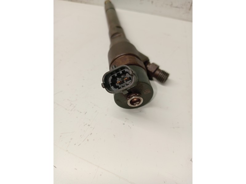 Recambio de inyector para kia carens (un) referencia OEM IAM 0445110258 3380027400 BOSCH