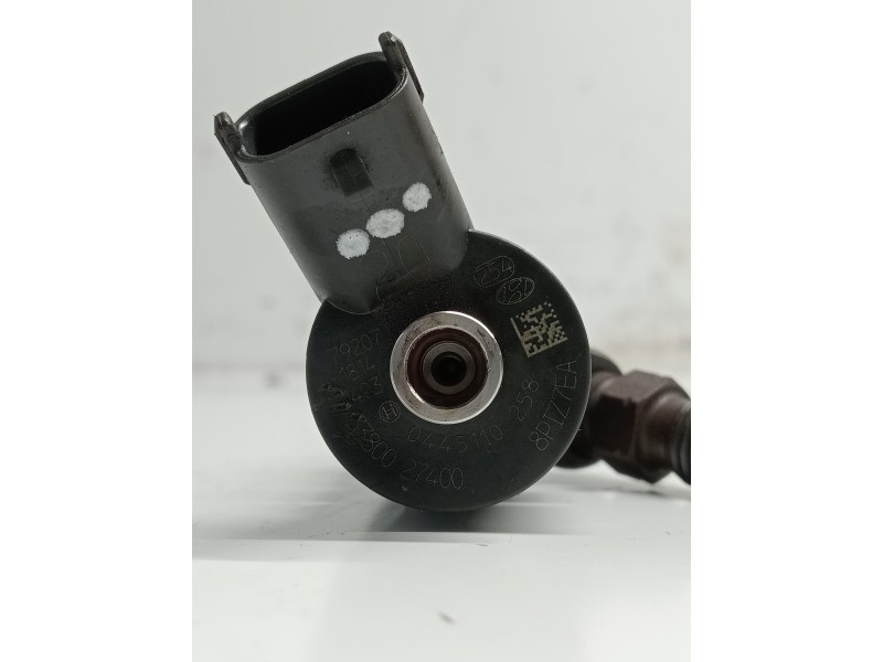 Recambio de inyector para kia carens (un) referencia OEM IAM 0445110258 3380027400 BOSCH