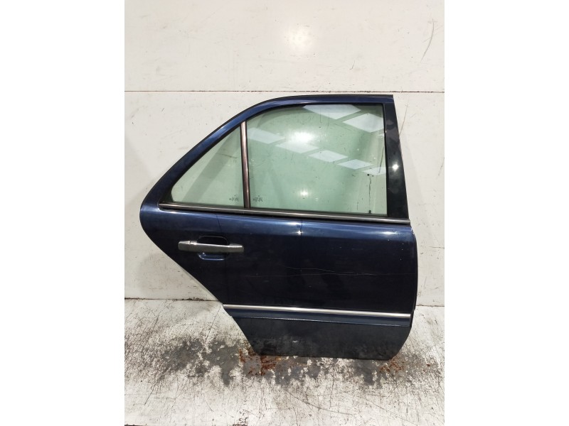 Recambio de puerta trasera derecha para mercedes clase c (w202) berlina referencia OEM IAM   4P