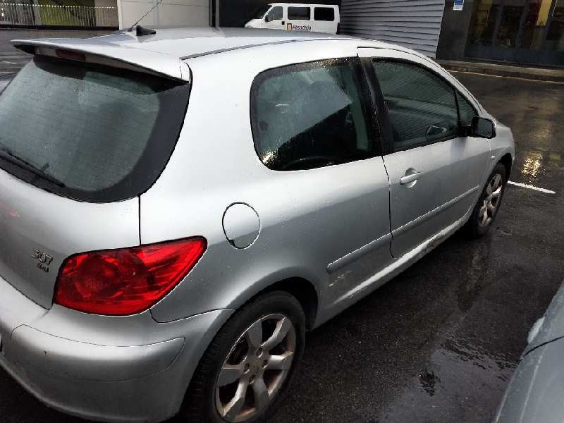 peugeot 307 berlina (s2) del año 2006