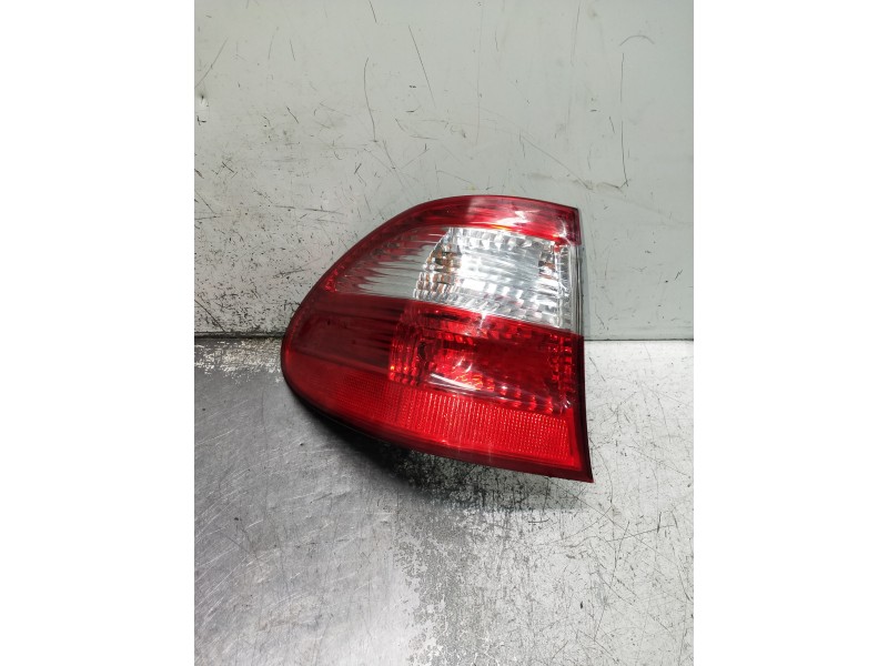 Recambio de piloto trasero izquierdo para mercedes clase e (w211) familiar 500 t 4-matic (211.283) referencia OEM IAM A211820116