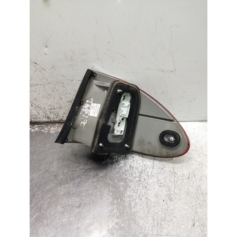 Recambio de piloto trasero izquierdo para mercedes clase e (w211) familiar 500 t 4-matic (211.283) referencia OEM IAM A211820116