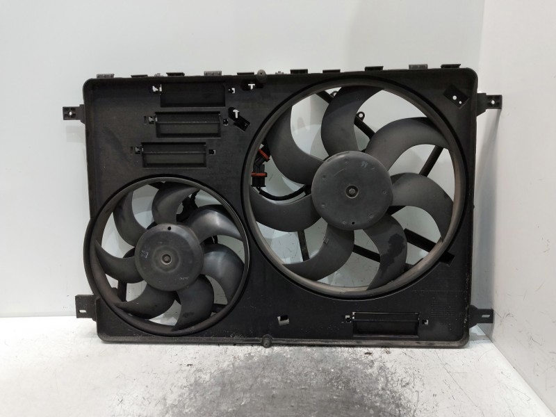 Recambio de electroventilador para land rover freelander (lr2) 2.2 td4 referencia OEM IAM 6G918C607BE  